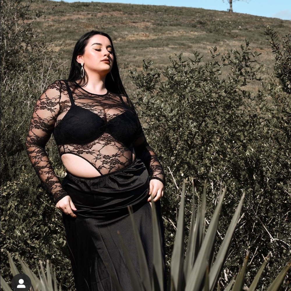 Lace FN body suit- black